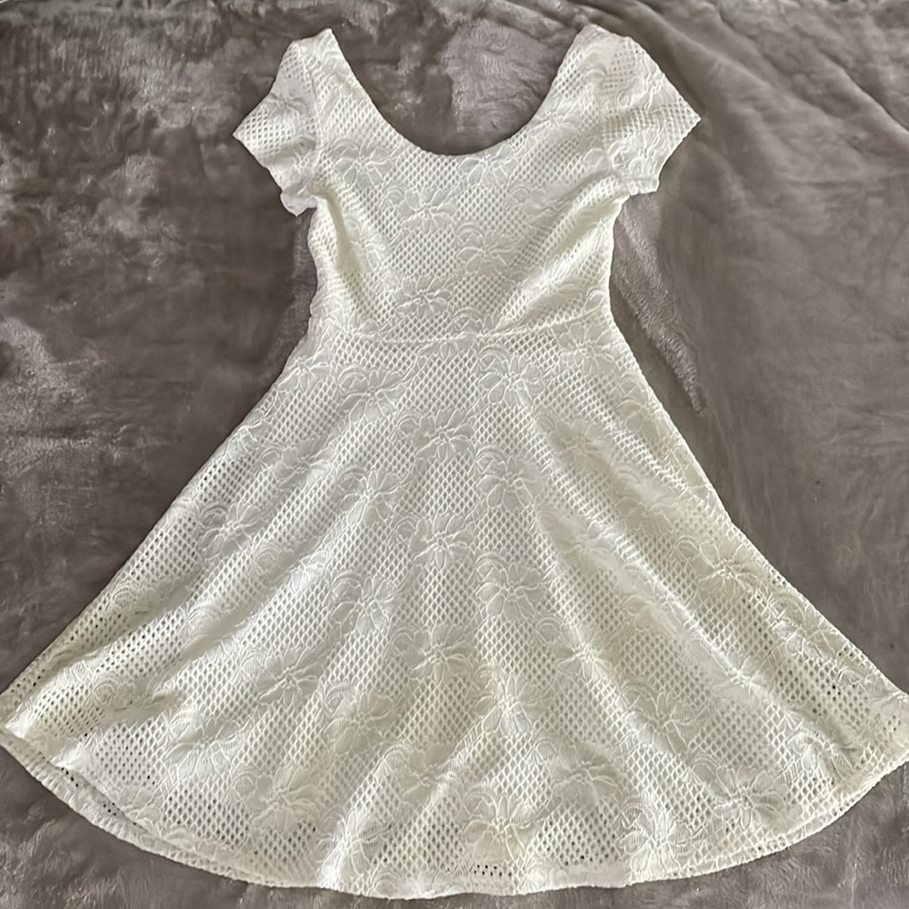 Soprano short sleeve white dress